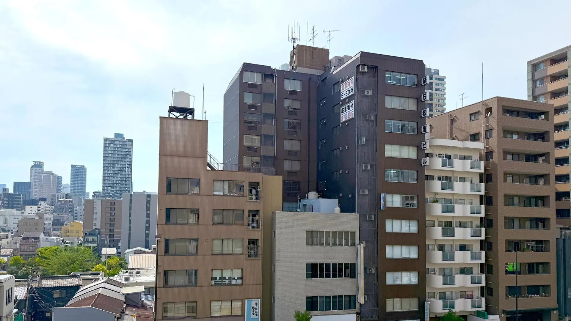 Central Mansions Осака 0*,  Япония